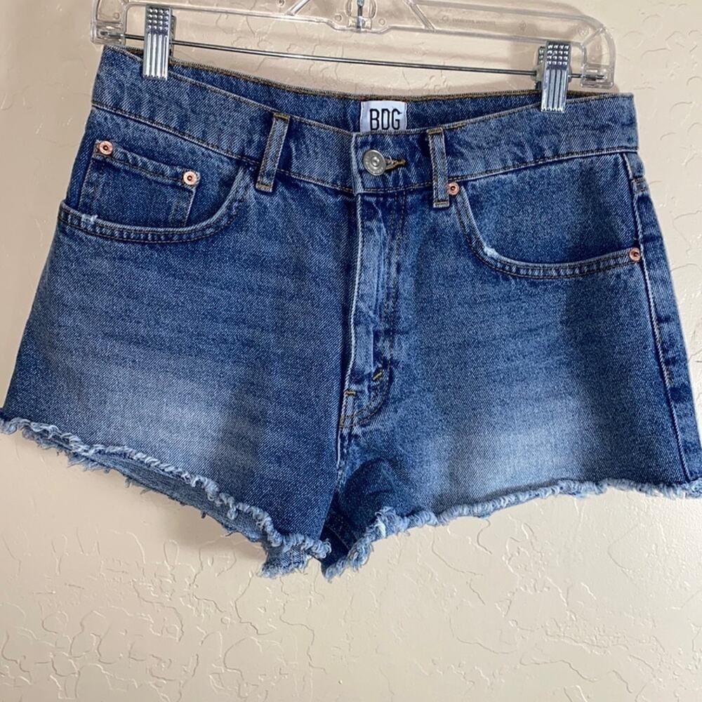 BDG mid rise essential jean shorts